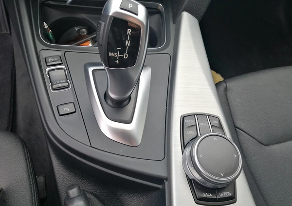 BMW Seria 3 cena 78500 przebieg: 81500, rok produkcji 2017 z Bochnia małe 106